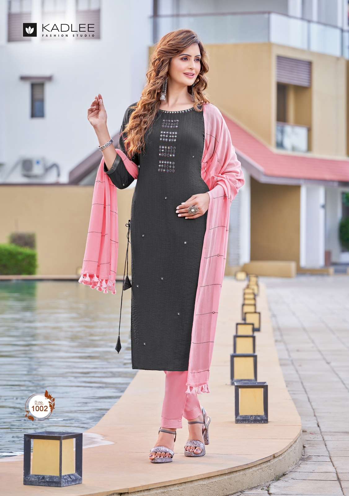 KADLEE-VINTAGE-KURTI WITH PENT AND DUPATTA 1002